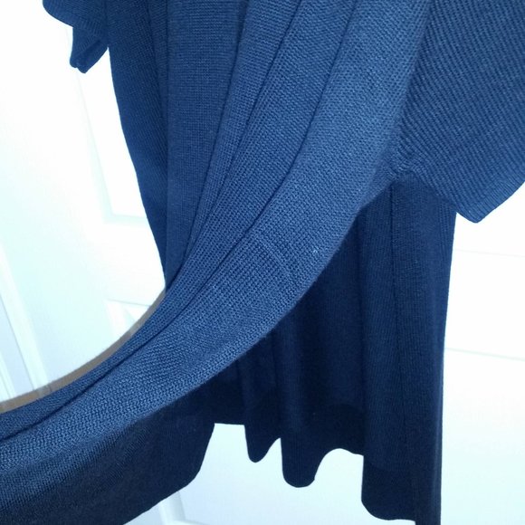 Lululemon Opened Up Poncho in Black - Picture 10 of 12